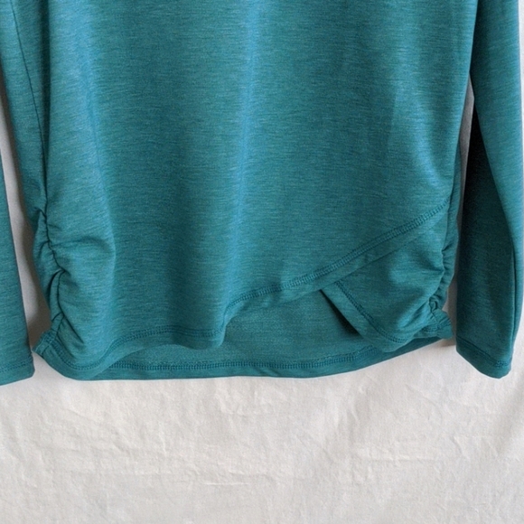 💙 Danskin Teal Athletic Lightweight Sweatshirt - Picture 2 of 4